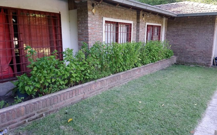 Casa Quinta Excelente Zona De Ituzaingo, Parque Leloir!!